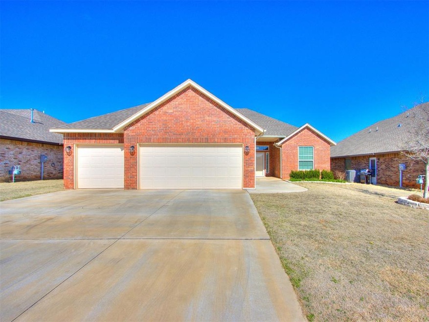 5516 Cheyenne Rd, Warr Acres, OK 73132 - photo 1