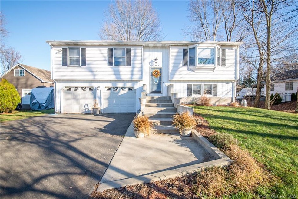 204 N Maple St, Enfield, CT 06082 - photo 1