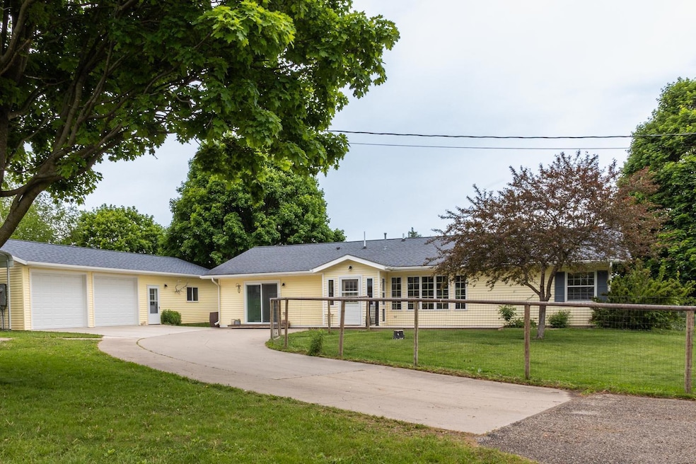 For Sale $399,900 • Co-Listing Agent