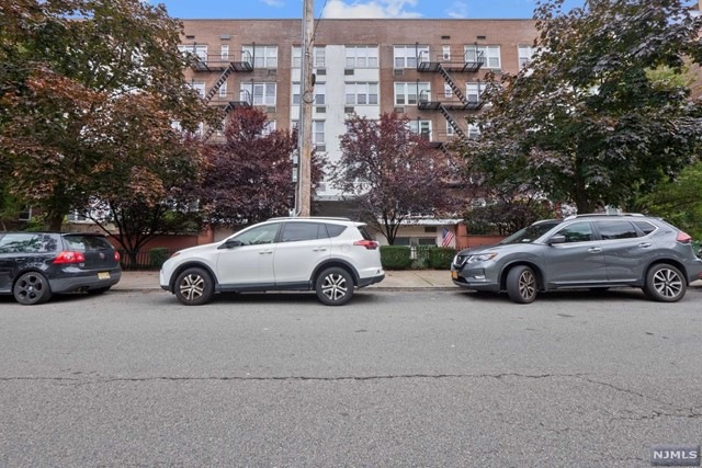 Crosley Terrace unit 1P, Fort Lee, NJ 07024 - photo 1