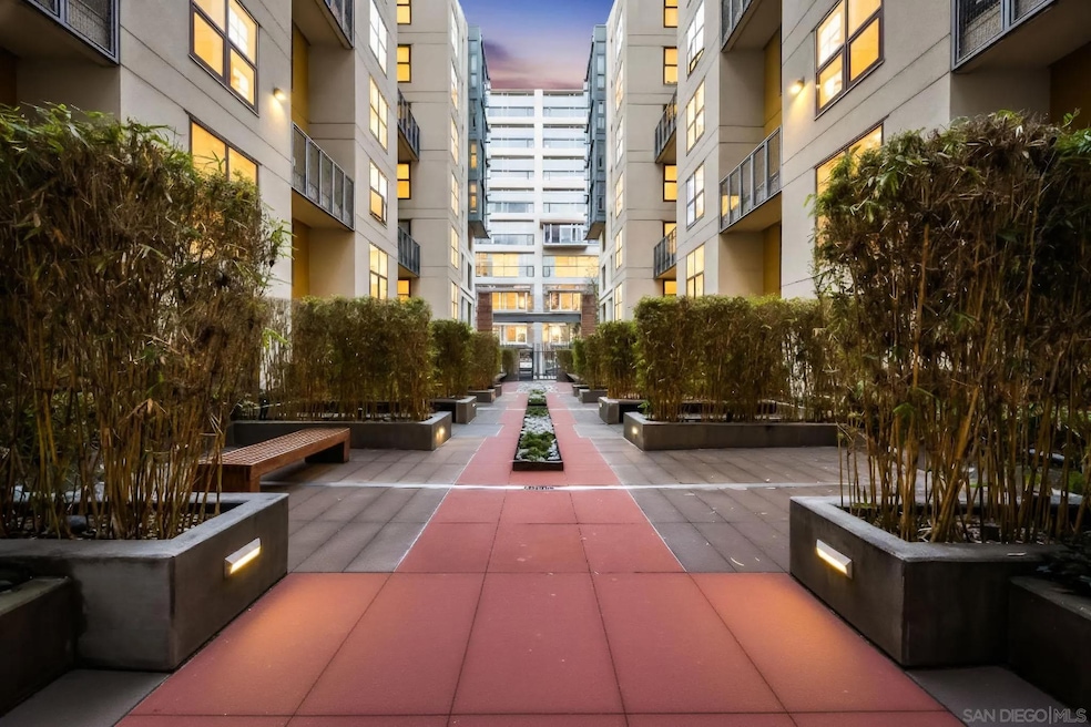 Metrome unit 606, San Diego, CA 92101 - photo 1