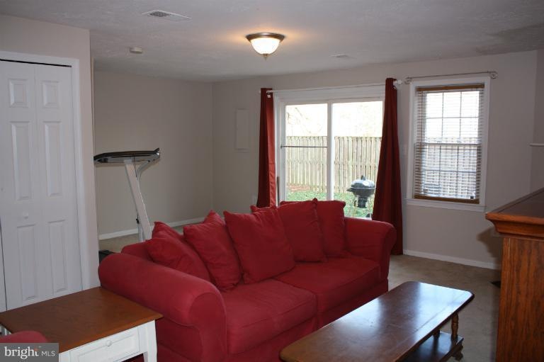 15055 Maple Glen Ct, Dumfries, VA 22025 - photo 1