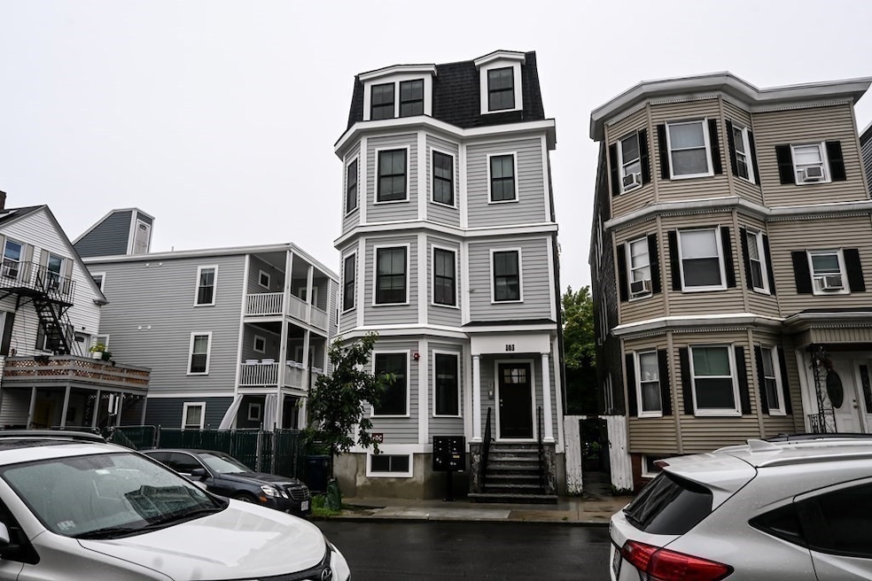 Pending $711,000 • Co-Listing Agent