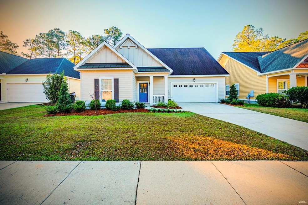 902 Orchard Cir, Dothan, AL 36305 - photo 1