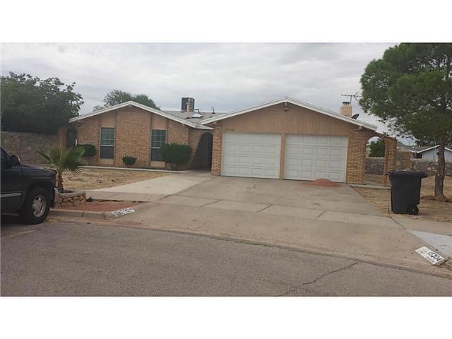 15304 Woodhill Ct, Horizon City, TX 79928 - photo 1