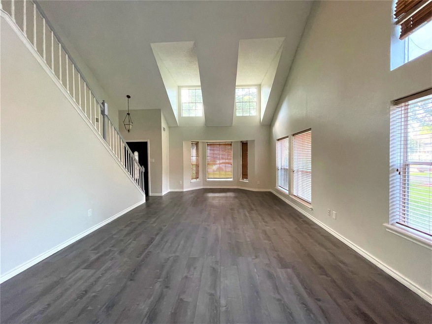 11123 Gatesden Dr, Tomball, TX 77377 - photo 1