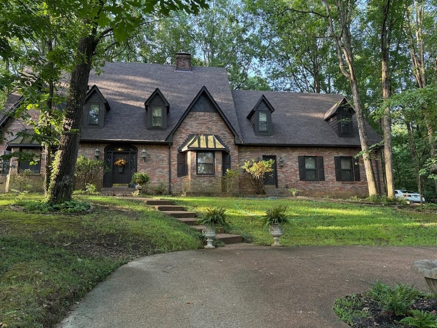 8181 Meadow Glen Dr, Germantown, TN 38138 - photo 1