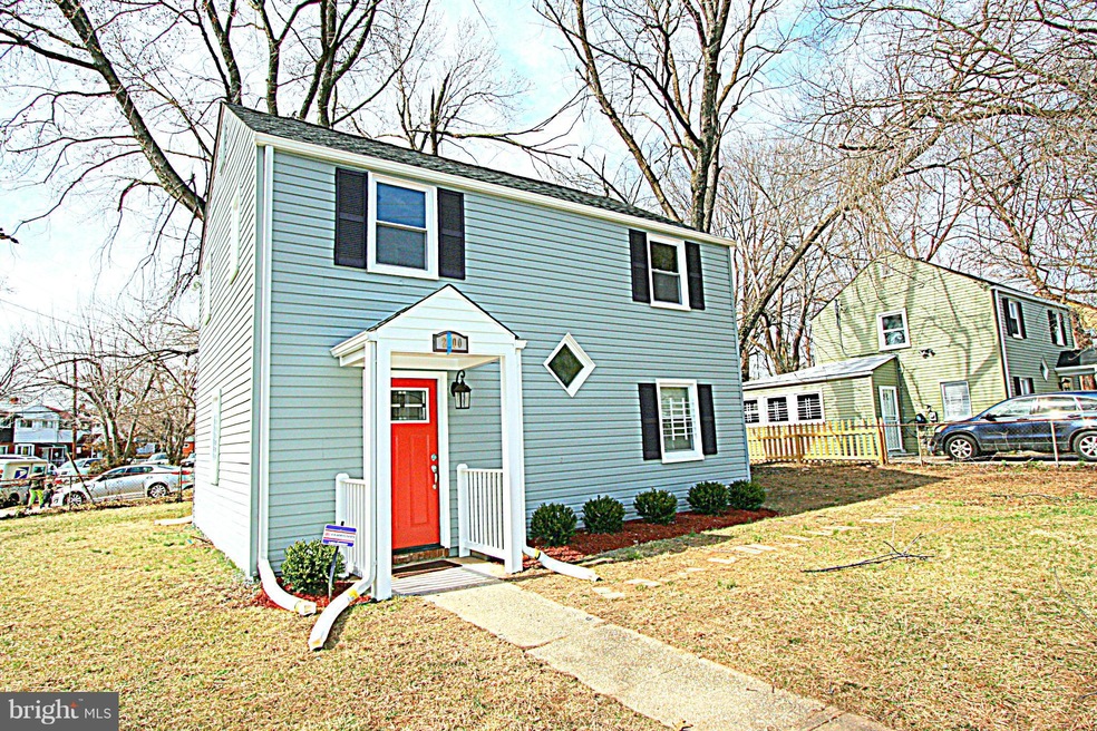 2400 Kent Village Dr, Hyattsville, MD 20785 - photo 1