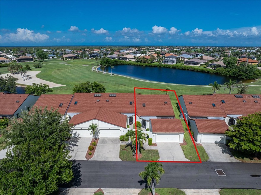 3-Bedroom 2-Bath 2-Car Garage Villa Overlooking The Lake And Golf Course