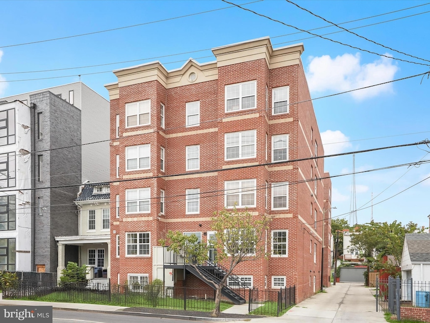 911 Kennedy St NW unit 1, Washington, DC 20011 - photo 1