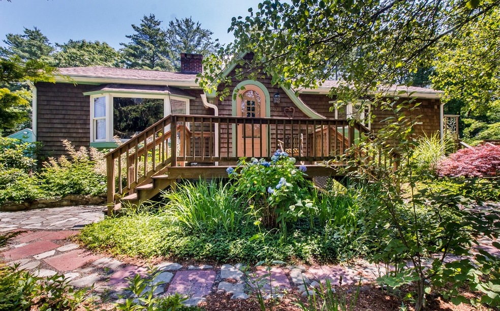 435 North St, Georgetown, MA 01833 - photo 1