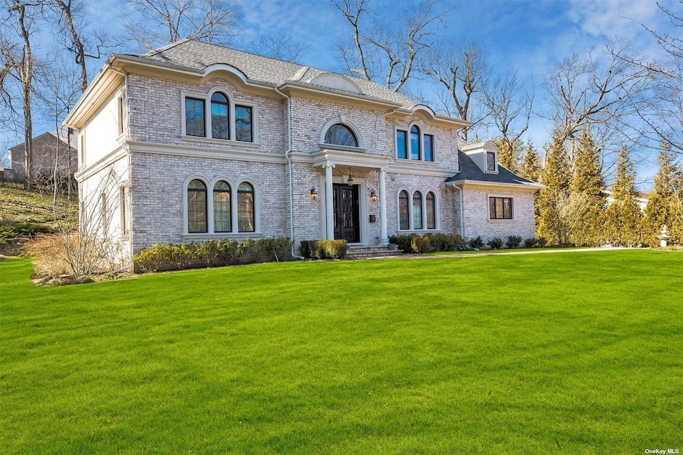 26 Spring Ln, Great Neck, NY 11024 - photo 1