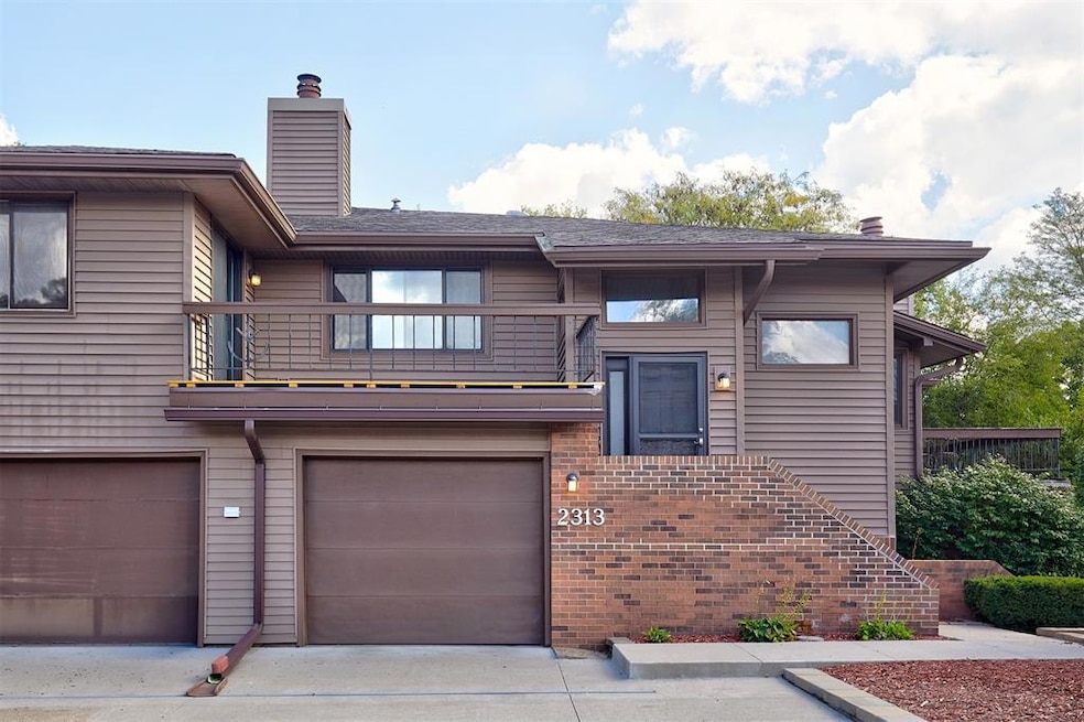 2313 Glenwood Dr unit 6, Des Moines, IA 50321 - photo 1