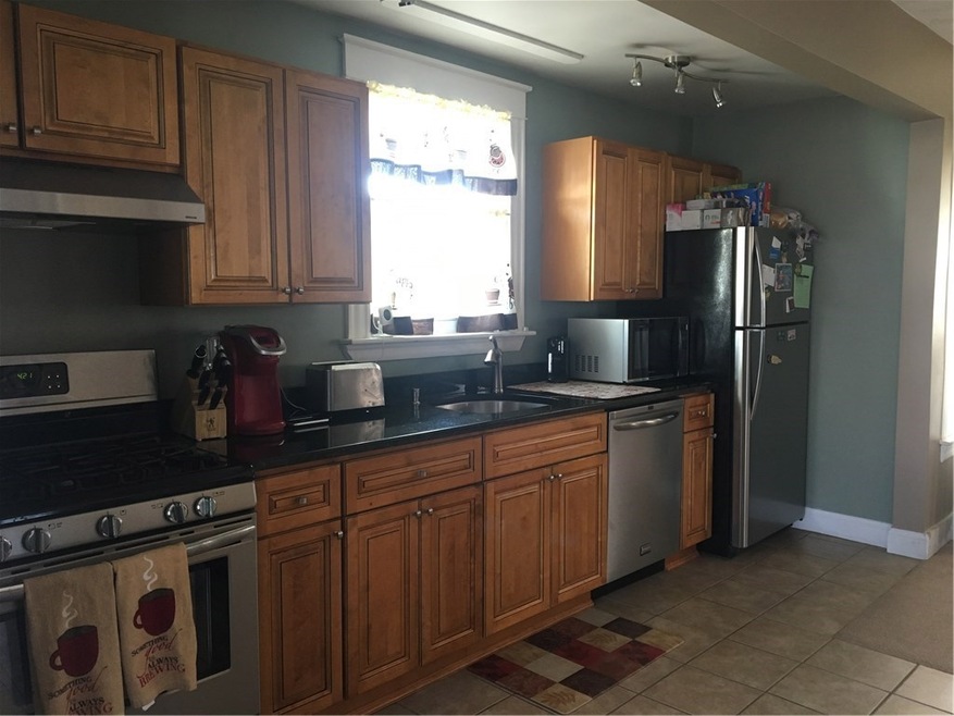 115 Chaplin St, Pawtucket, RI 02861 - photo 1