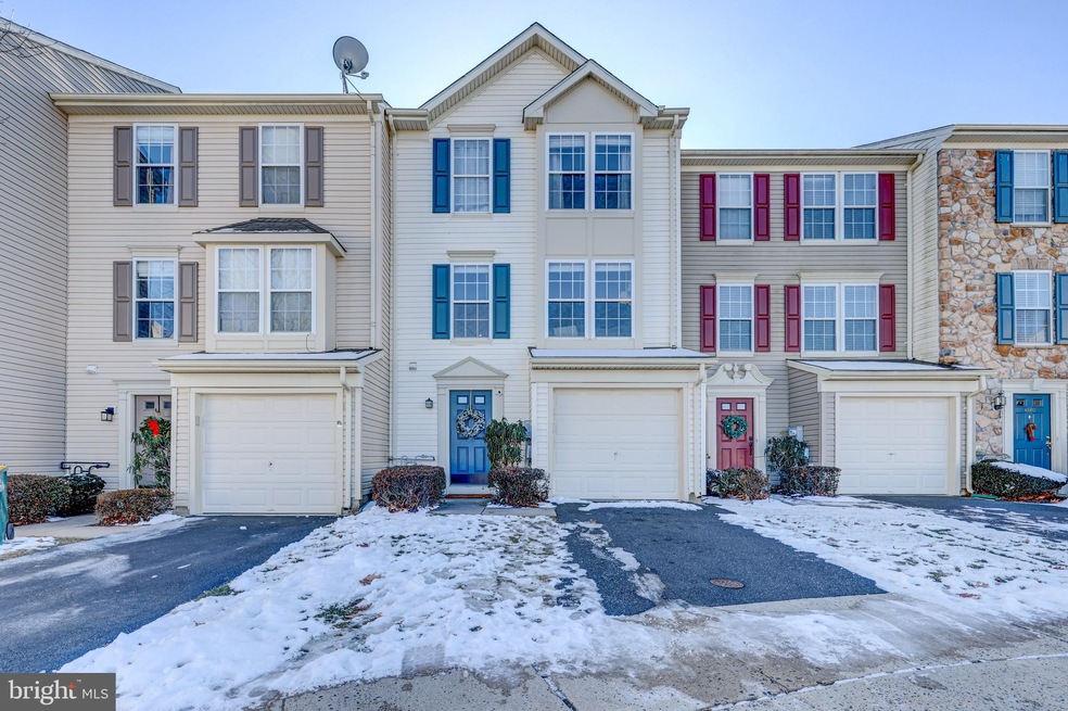 4564 Par Ct, Center Valley, PA 18034 - photo 1