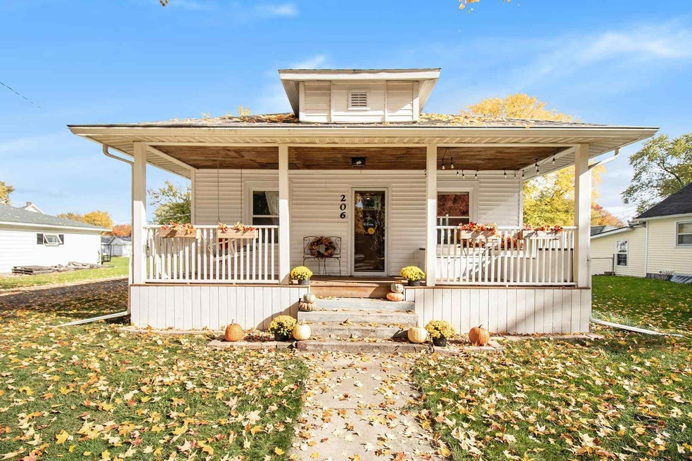 Adorable 2 Bedroom, 1 Bath Updated Home in Wakarus