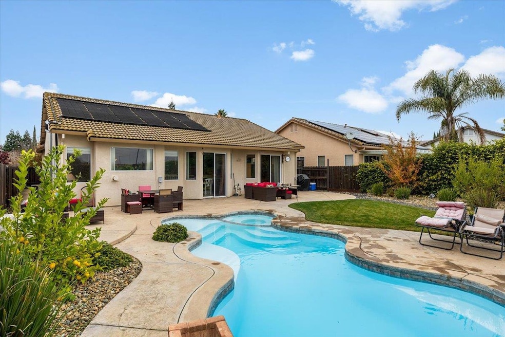 9286 Fosdyke Ct, Sacramento, CA 95829 - photo 1