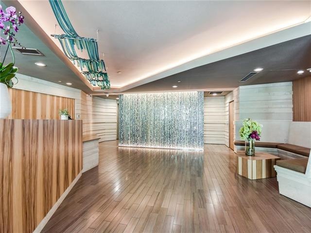Beautifully renovated Spring lobby with 24-hour co