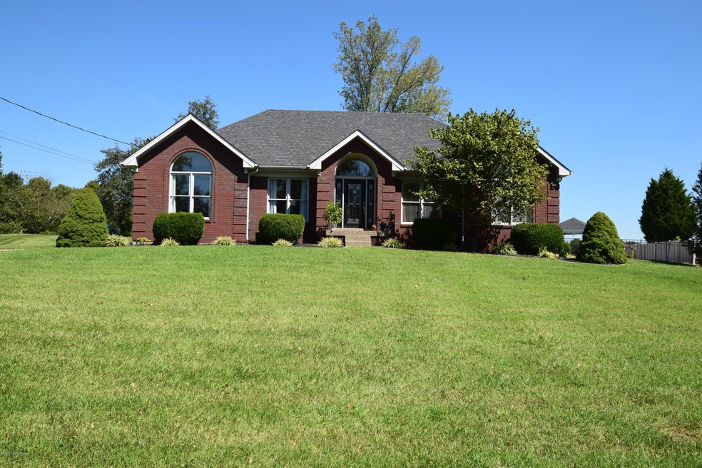 722 Wilkerson Dr, Mount Washington, KY 40047 - photo 1