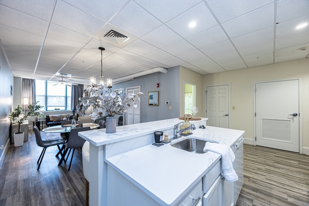 948 Main St unit 105, Waltham, MA 02451 - photo 1