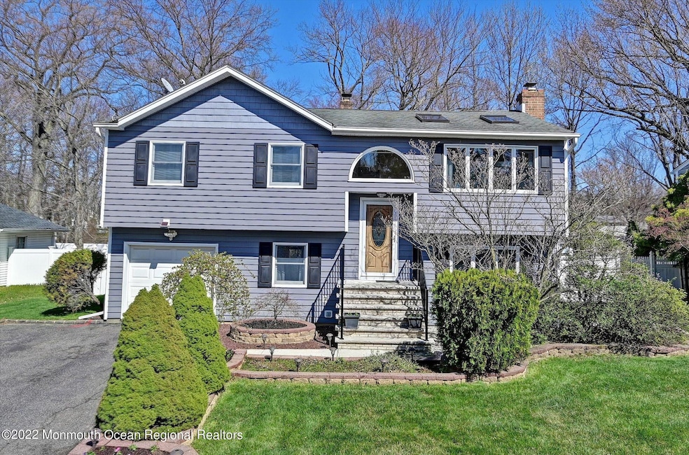33 Croman Ct