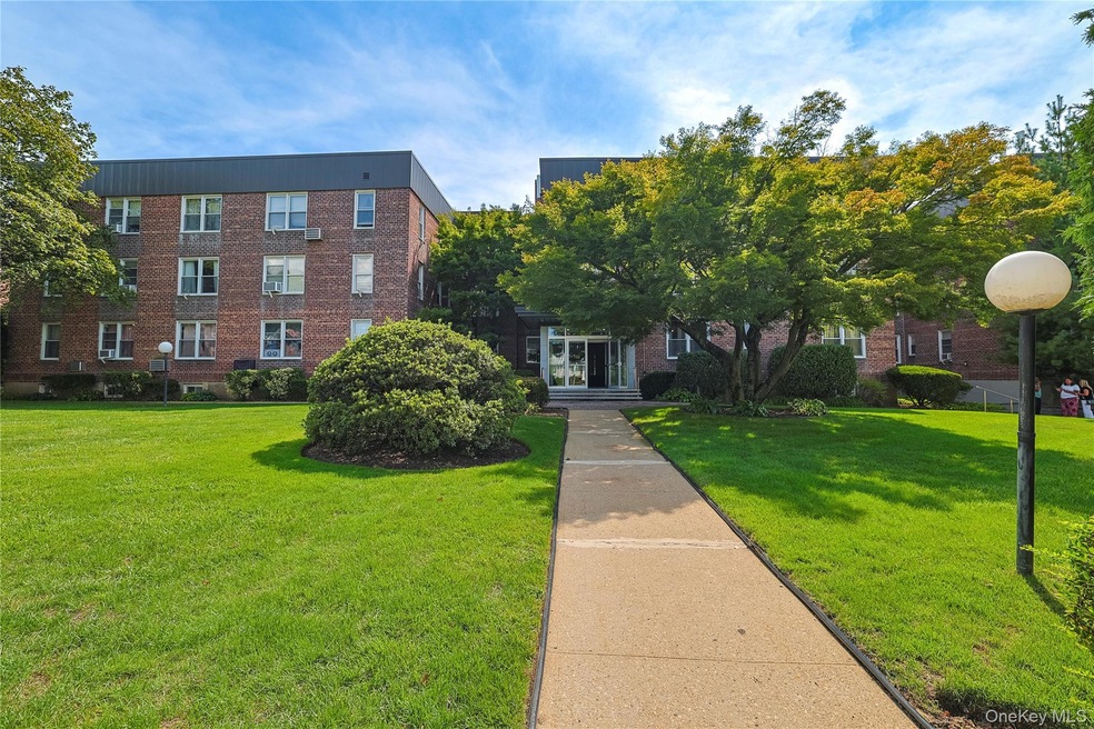 530 Dubois Ave unit 1B, Valley Stream, NY 11581 - photo 1