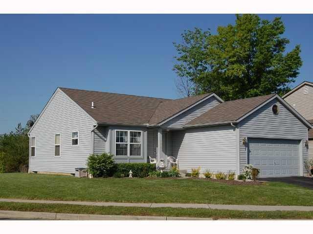 895 Crevis Ln, Columbus, OH 43228 - photo 1