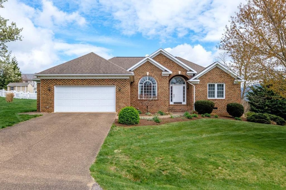 580 Confederacy Dr, Penn Laird, VA 22846 - photo 1