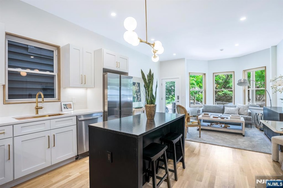 3 Bonn Place unit 1, Weehawken, NJ 07086 - photo 1