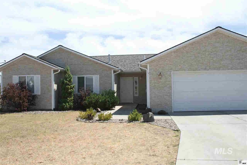 341 Susan Dr, Moscow, ID 83843 - photo 1