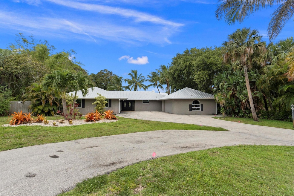 53 N Sewall's Point Rd, Sewalls Point, FL 34996 - photo 1