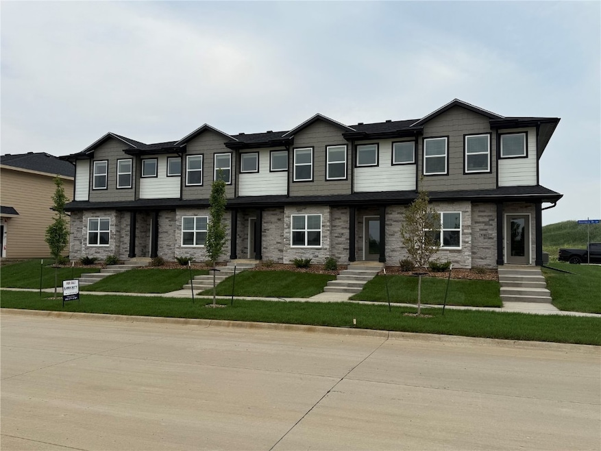 9317 Snowberry Dr SW, Cedar Rapids, IA 52404 - photo 1