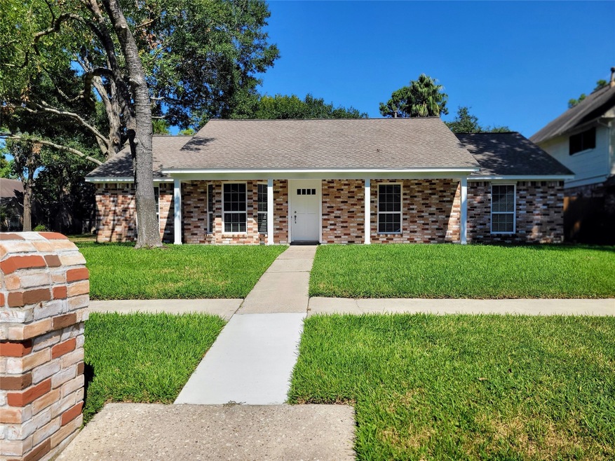 11926 Stillwater Dr, Houston, TX 77070 - photo 1