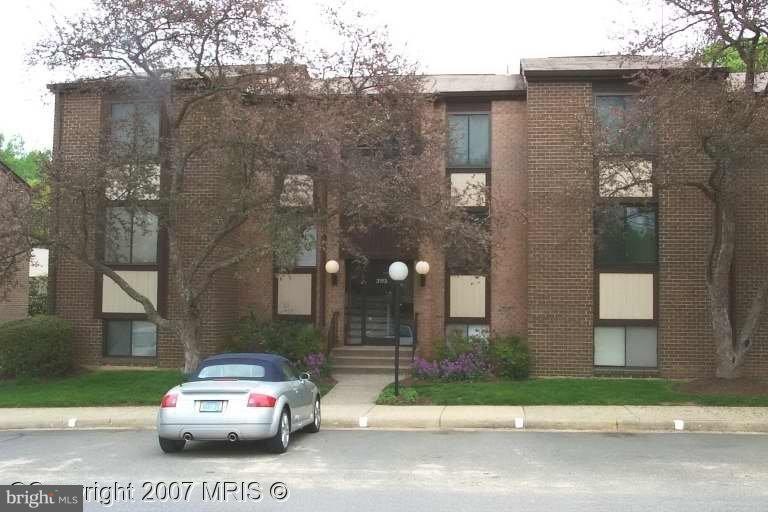 3113 Buccaneer Ct unit 102, Fairfax, VA 22031 - photo 1