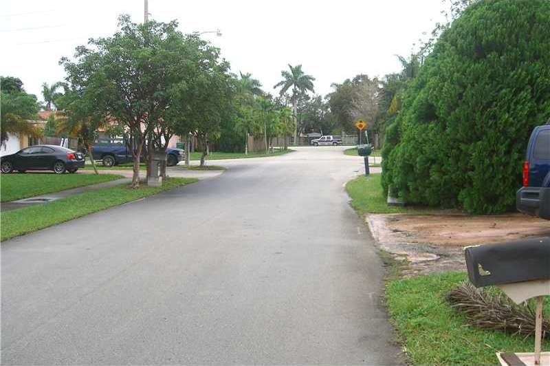 15102 SW 146th Ave, Miami, FL 33186 - photo 1