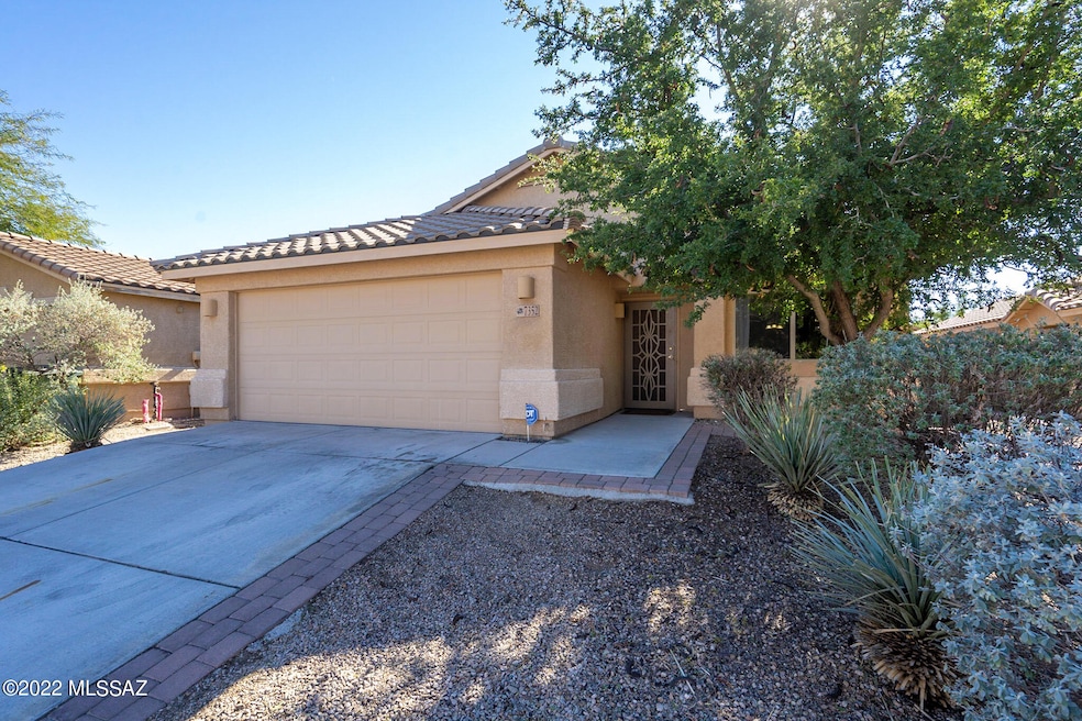 Plenty of driveway parking room