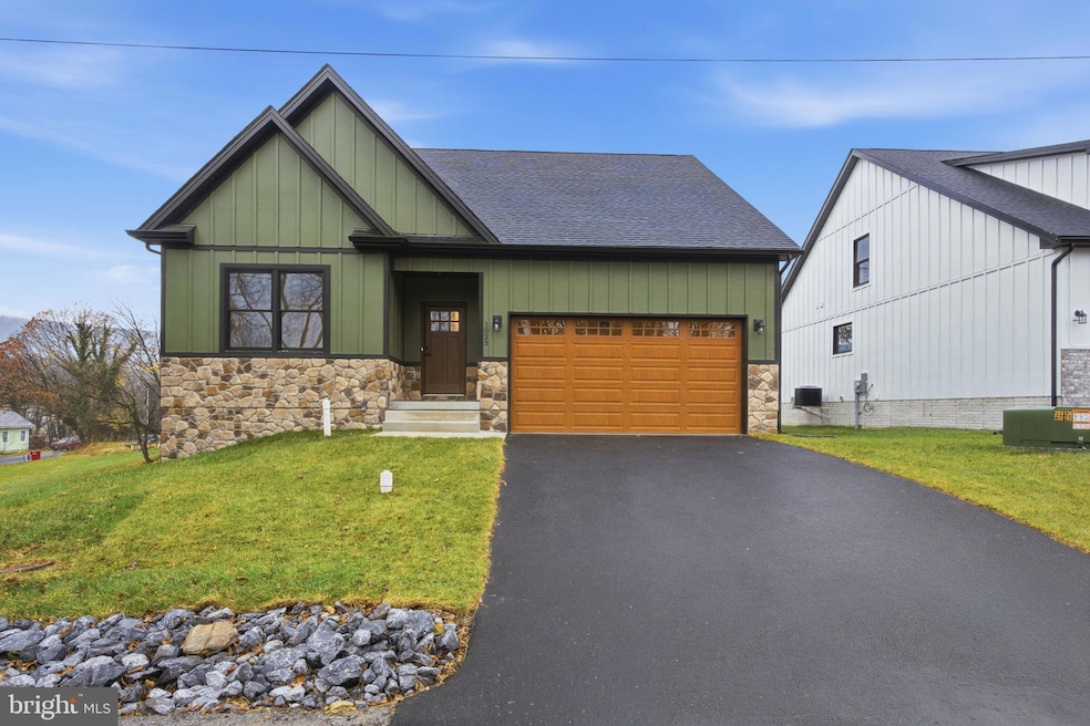 1023 Putnam St, Harpers Ferry, WV 25425 - photo 1