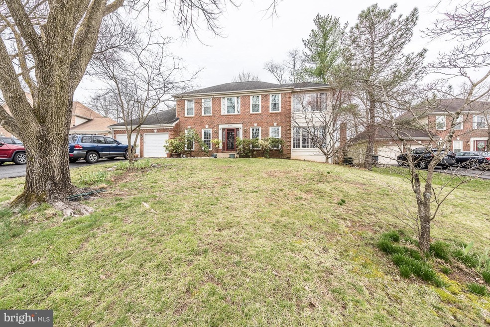 6186 Snowhill Ct, Centreville, VA 20120 - photo 1