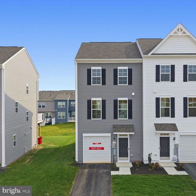 638 Newbury St, Charles Town, WV 25414 - photo 1