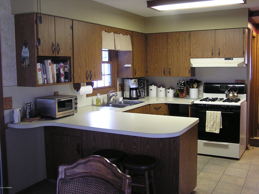 1251 Herrick Ave NE, Grand Rapids, MI 49505 - photo 1