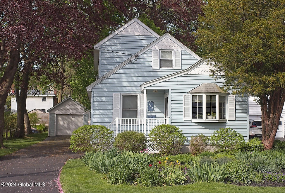 522 Glen Ave, Schenectady, NY 12302 - photo 1