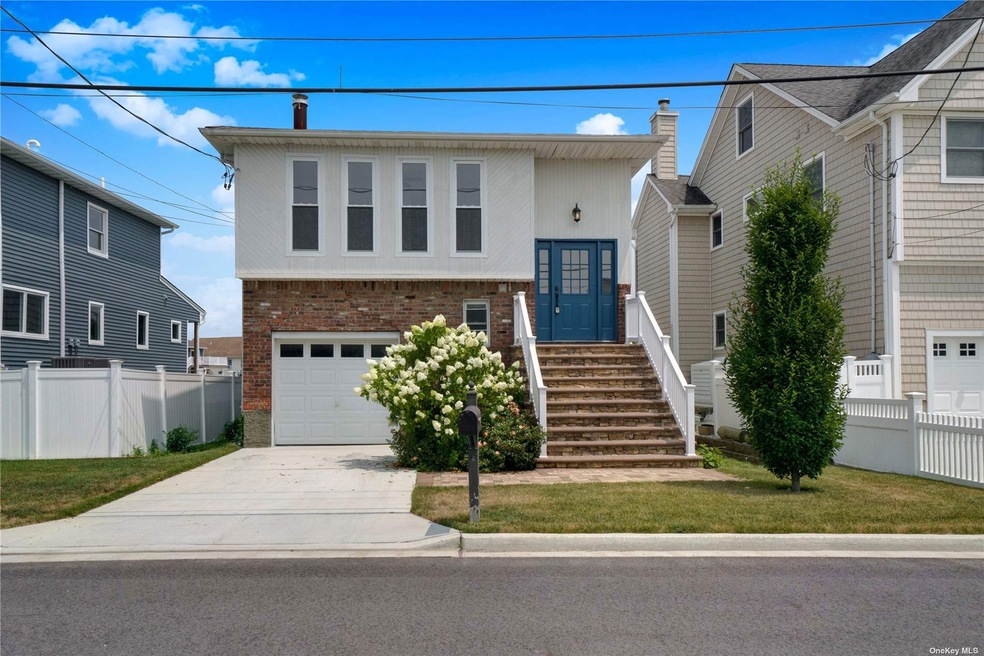 2707 Beaver Turn, Seaford, NY 11783 - photo 1