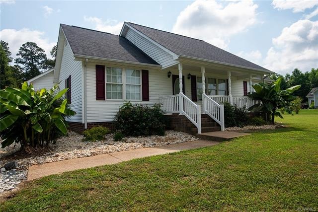 326 Pond Dr, Dunnsville, VA 22454 - photo 1