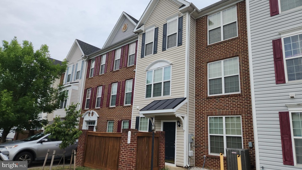 103 Swallow Pointe Ct, Frederick, MD 21702 - photo 1