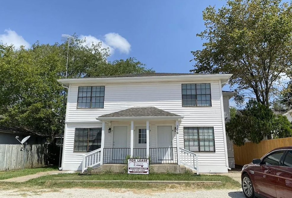 106 Waverly Dr unit D, Bryan, TX 77801 - photo 1