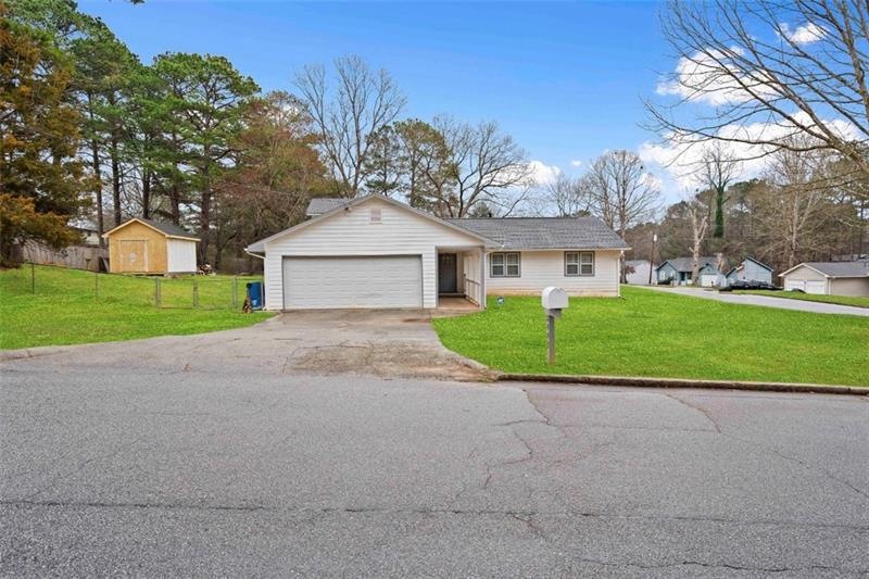 8998 Teal Ln, Jonesboro, GA 30236 - photo 1