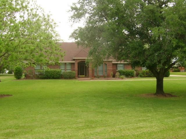 735 Timberline Dr, Bay City, TX 77414 - photo 1