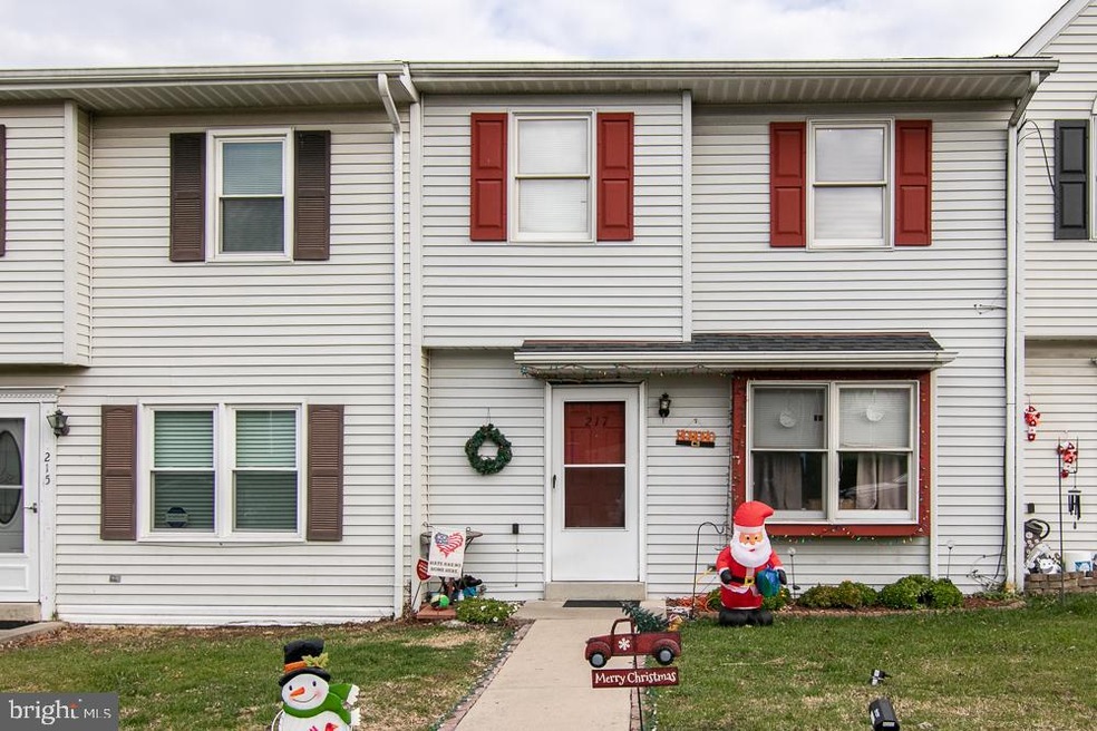 217 Bartlett St, Reading, PA 19611 - photo 1