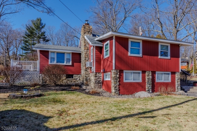 215 Mohican Rd, Highland Lakes, NJ 07422 - photo 1