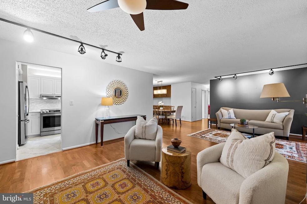 Harper House unit 1113, Baltimore, MD 21210 - photo 1